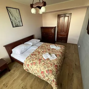  Apartament Cozy Close To & Airport